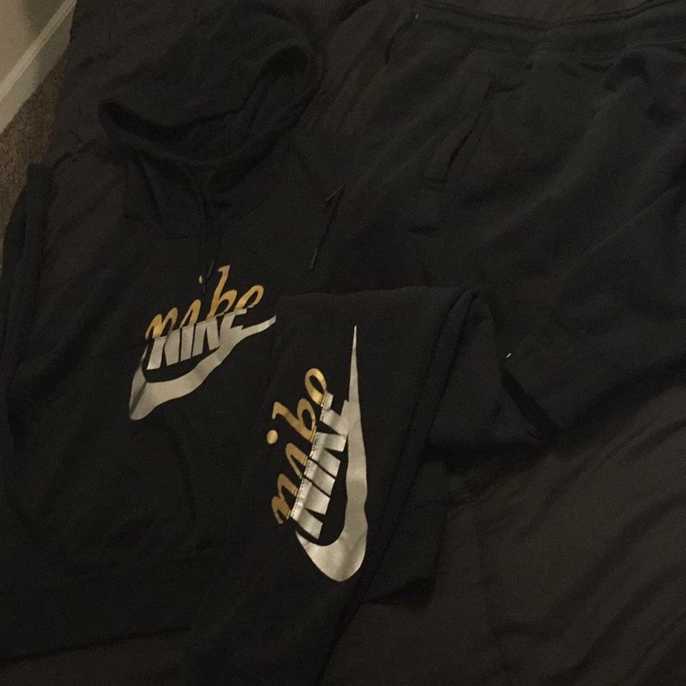 Women Nike jogger set